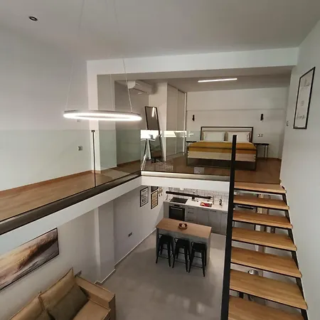 Alkaiou Loft * Каламата
