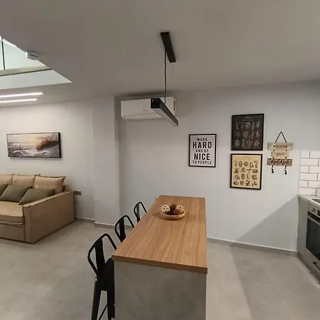 Апартаменты Alkaiou Loft Каламата